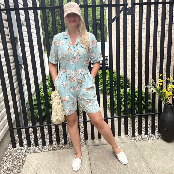 🪸🏝️🪸100 %cotton short sleeve floral romper M - Picture 2 of 4